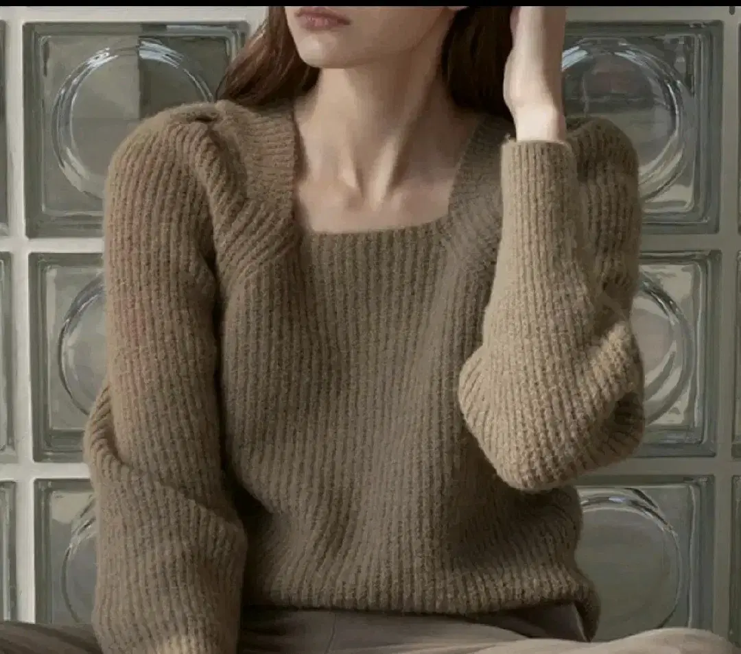 OUIE_wool square neck puff knit (brown)